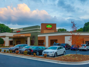 Courtyard by Marriott Charlotte Airport LoSo