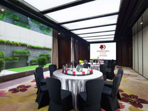 DoubleTree by Hilton Guangzhou-Free Shuttle Bus to Canton Fair Complex & Overseas Buyer Registration Services during Canton Fair Period