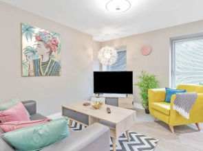 Ocean Walk 2 Bedroom Apartment Moments From the Seaside