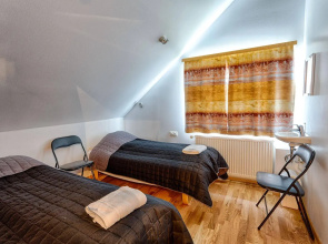 Hellisholar Guesthouse