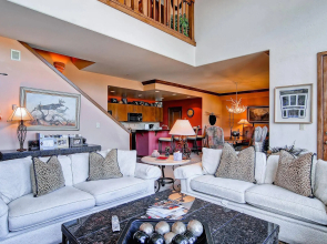 Highlands Slopeside by East West Hospitality