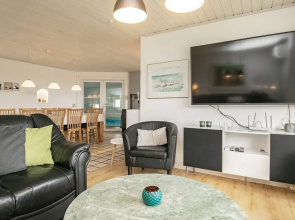 10 Person Holiday Home in Blavand