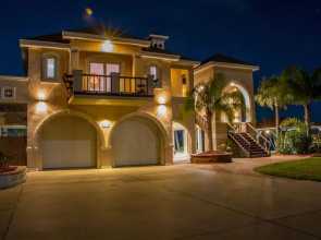 Crystal Beach Villa 5 Bedroom Home