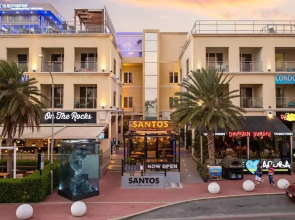 Lux Palm Beach Escape Pool Gym Prime Location