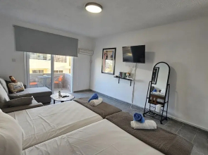 137 AN - Stay ZEA Studio