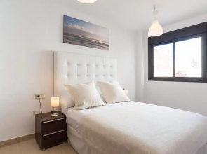 MA2B-Bright Apt With Rooftops With Palms near Old Town