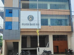 Hotel Silver Oaks Inn Mathura