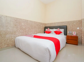 Graha Sakinah Syariah 4 by OYO Rooms