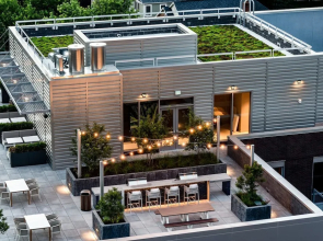 Stylish Apartment Steps from the Metro