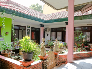 Jonas Homestay
