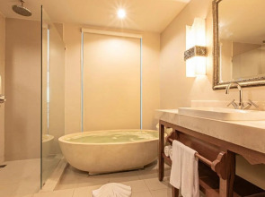 Отель Rawai Palm Beach Resort