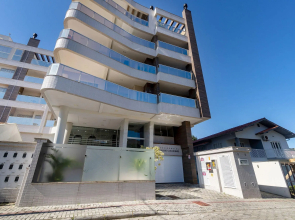 Cobertura Duplex De Alto Padrão No Centro De Bombinhas   3 Suítes 9 Pessoas