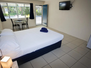 Tin Can Bay Motel