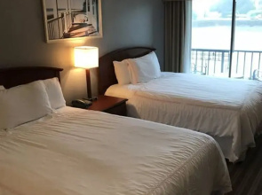 Cohasset Harbor Resort
