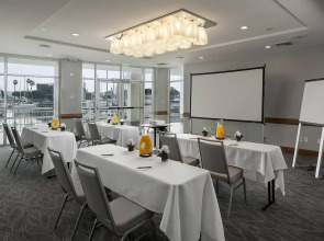 Marina del Rey Hotel