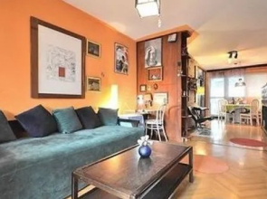 Split Art Apartment