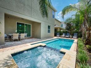 Encore Resort Reunion 8 Bd Sleeps 17 w Pool & Spa Close to Disney 461