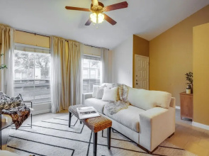 College Station Gem w/ Pool Access Near University