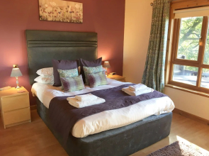 Silver Birch Lodge With Hot Tub Near Cupar, Fife