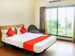 OYO 74291 Hotel Relax Inn