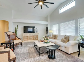 Pool, Fenced Yard: El Mirage 'sunshine House'