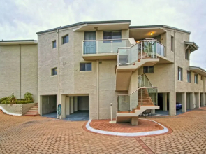 Scarborough Beach Front Resort - Shell Seven