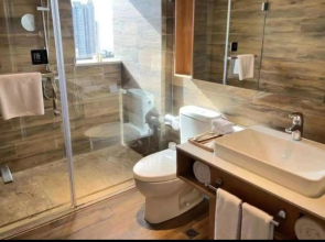 Chongqing Xidu TopView High Altitude Hotel (Chongqing Ranjiaba Dalongshan Light Rail Store)
