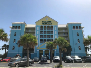 Holiday Terrace Beachfront Hotel, a By The Sea Resort