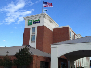 Holiday Inn Express Fredericksburg Southpoint by IHG