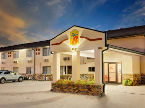 Super 8 St. James