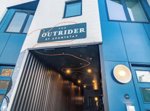 The Outrider by AvantStay Chic Stay Close to Broadway