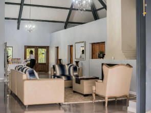 Mount Shekinah Country Hotel