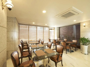 Отель Noble Tourist Hotel Insadong