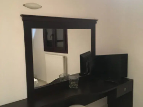 Charming 2-bed House in Kallithea