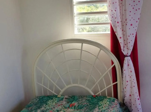 Villa de 3 chambres avec piscine privee et jardin clos a Le moule a 6 km de la plage