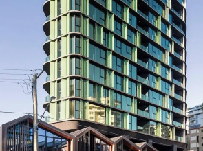 Kangaroo Point Apartments by Urban Rest