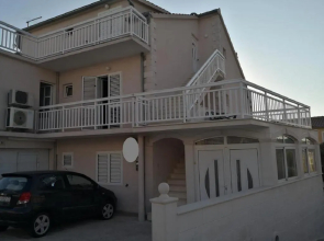 Apt and room Dar - 400 m from sea