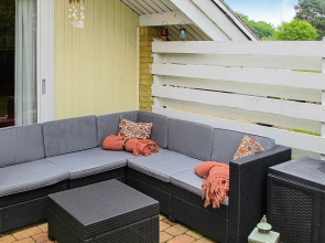 Seaside Holiday Home for 4 in Askeby