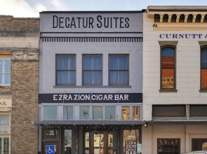 Western-themed Decatur Studio on Main Street!