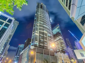 CBD African Charm, Story Bridge & River Views