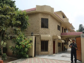 City Home Guest House F-8