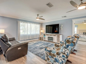 5 Mi to Beaches: Spacious Bradenton Home!