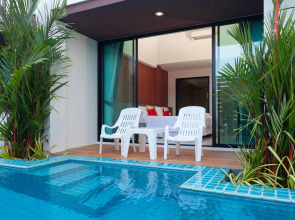 The Thames Pool Access Resort SHA+