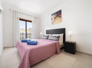 2 Bed Apartment, Quarteira, 10 Min walk to Vilamoura