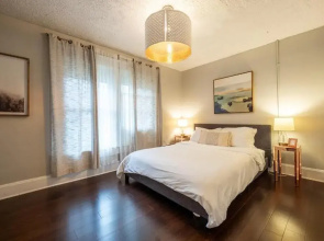 Historic Pet-Friendly Home in Downtown
