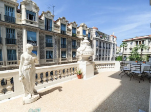 Royal Negresco - 5 Stars Holiday House