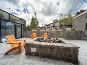 Snowblaze Athletic Club Studio  1 Bedroom Condo by RedAwning