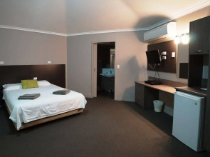 Bluestone Motor Inn