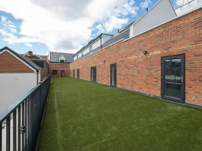 Modern 1 Bedroom Apartment - Camberley