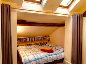 Squirrel Barn. Hi-spec. Hot tub & Wifi. Sleeps 14